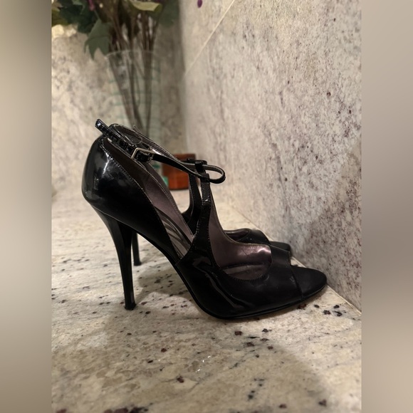 Guess Peep -Toe Pump Black Patent Stiletto  Sz 6 - Picture 5 of 17